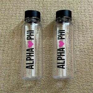 Alpha Phi Heart 20oz Water Bottle with straw. Never been used.